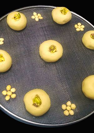 A picture of Sattu peda.