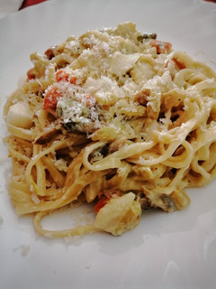 Una foto de Tallarines con verduras, pera y nueces, al gorgonzola