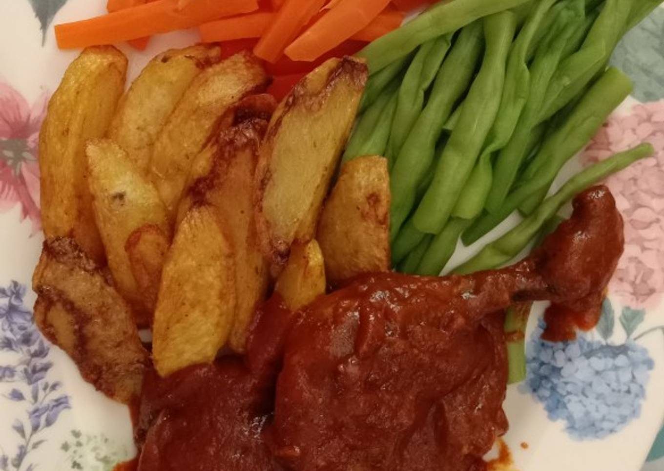 Bistik Ayam with (Kentang goreng, wortel dan buncis rebus)