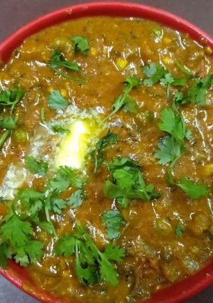 A picture of Mixed Vegetable Curry.