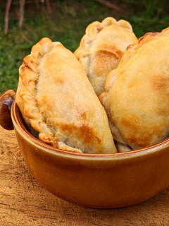 Una foto de Empanadas de pollo 🥟🍗
