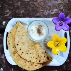 A picture of Potato parantha.