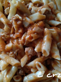 Una foto de Macarrones con boletus y tomate