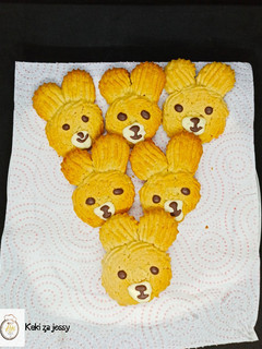 A picture of Butter teddy bear cookies.