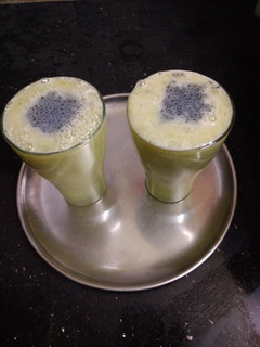 * பச்சை திராட்சை, எலுமிச்சை ஜூஸ்*(green grape lemon juice recipe in tamil) செய்முறை முக்கிய புகைப்படம்