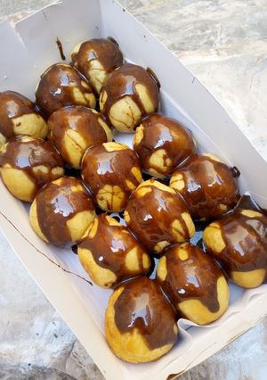 A picture of Doughballs.