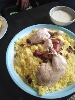 صورة لوصفة منسف دجاج باللبن الرايب او الزبادي