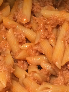 Una foto de Pasta con bonito