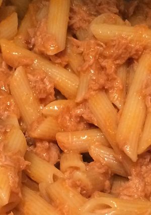 Una foto de Pasta con bonito