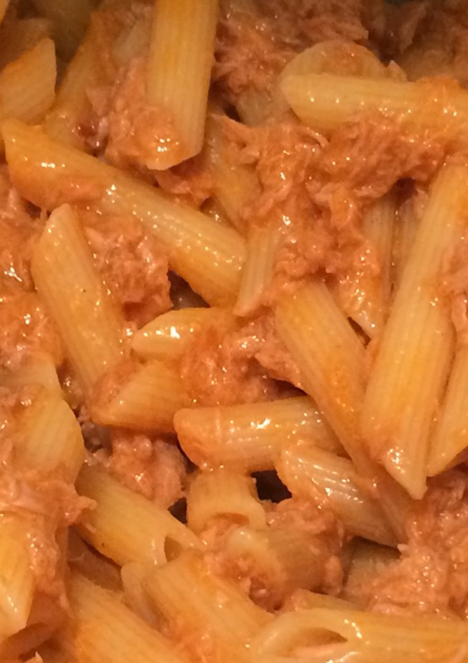 Una foto de Pasta con bonito