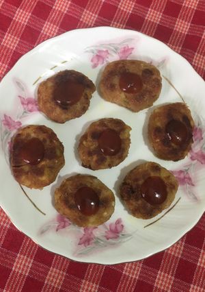A picture of Bread Aloo Tikki.