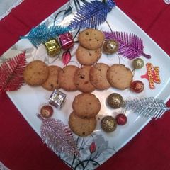A picture of Black Raisin & Nuts Cookies.