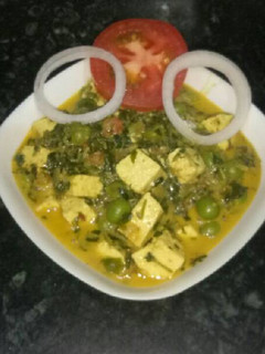 A picture of Methi matar paneer.
