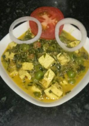 A picture of Methi matar paneer.