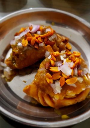 A picture of Gujarati ghughara.