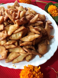 নিমকি(nimki recipe in Bengali) রেসিপির প্রধান ছবি
