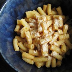 A picture of Kinako Macaroni.