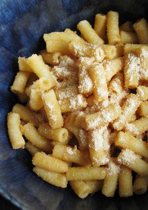 A picture of Kinako Macaroni.