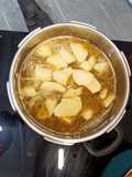 Garbanzos con calamares y patatas en olla rápida