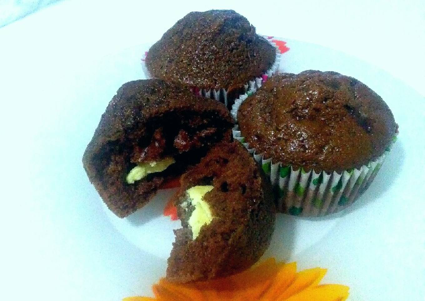 Magdalenas de chocolate negro con corazón de choco blanco