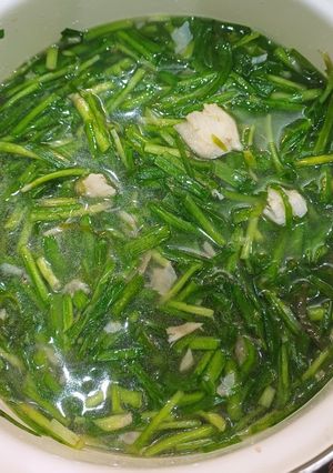 Hình của món Canh hẹ nấu cá quả.