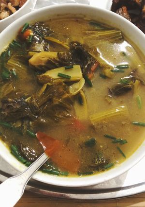 Hình của món Canh cá chép nấu dưa.
