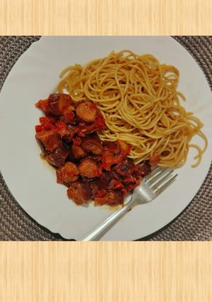 A picture of Spaghetti & Sausage.