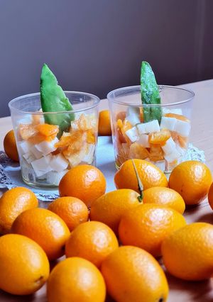 Una foto de Copitas de kinotos y queso tipo Feta 🐐 Shots de kumquat y queso estilo griego Feta de cabra 🐐