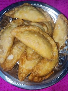 சோமாஸ்(somas recipe in tamil) செய்முறை முக்கிய புகைப்படம்