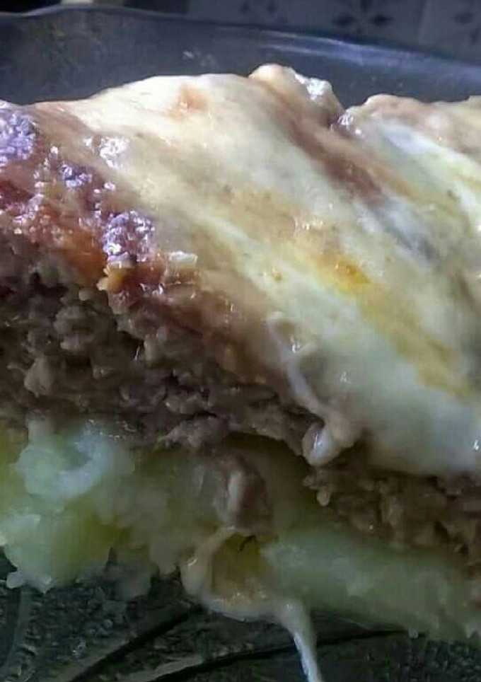 Una foto de Pastel de carne y papa a la pizza 🍖🍠🍕