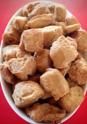 A picture of Chin chin.