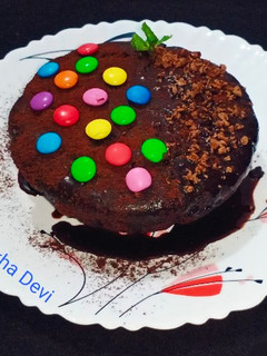 डेकेडेन्ट चॉकलेट केक ( decadent chocolate cake रेसिपी मुख्य फोटो