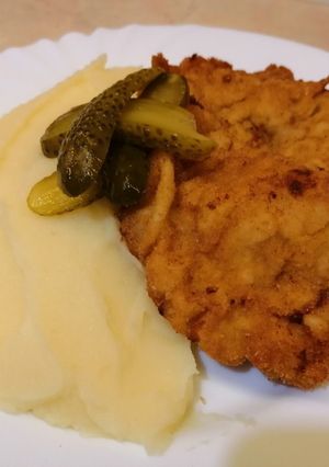 Rántott sertéskaraj krumplipürével recept fotója