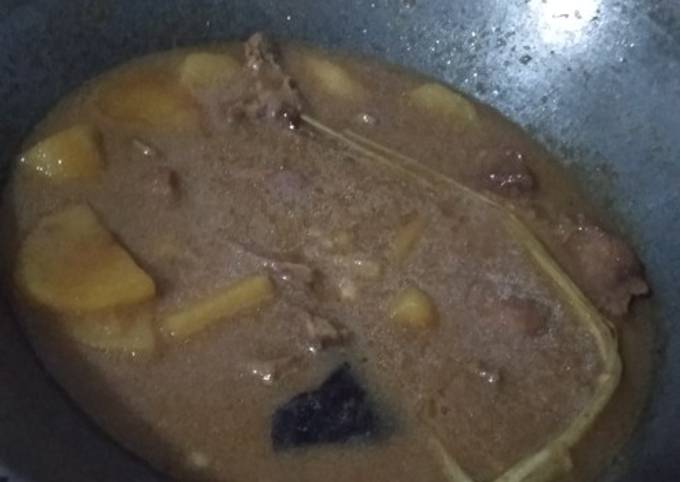 Semur daging kentang