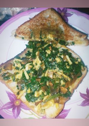 A picture of Spinach sandwiches.