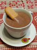 Cioccolata calda con latte aromatizzato ai biscotti Plasmon