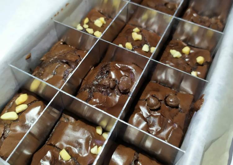 Resep Tips brownies fudgy anti gagal dengan oven tangkring, Enak Banget