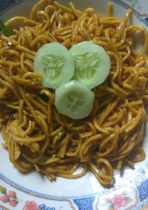 Foto resep Mie goreng maknyuus