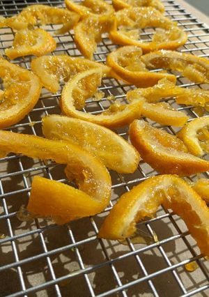 A picture of Candied orange slices.