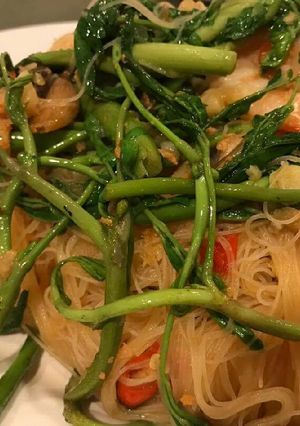 รูปของ หมี่ผัดกระเฉดกุ้งสด
