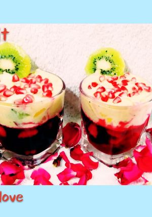 A picture of Jelly fruit custard.