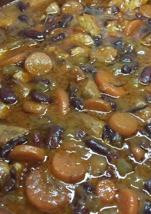 Foto principal de Alubias rojas con verduras y magro de cerdo