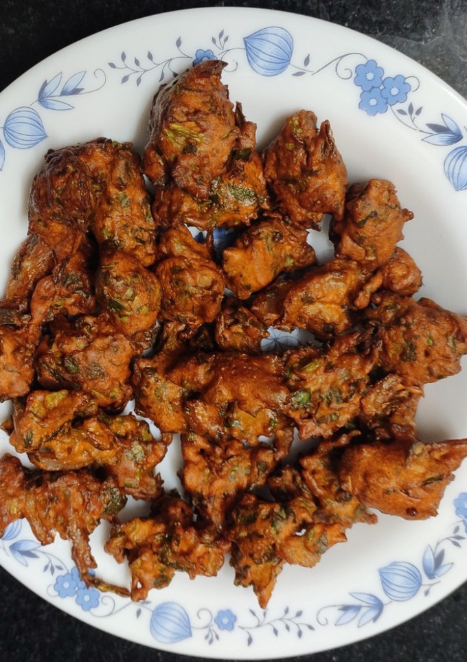பாலக் கீரை பக்கோடா (spinach pakoda) செய்முறை முக்கிய புகைப்படம்