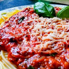 A picture of Spaghetti with Smoked Cheese and Tomato Sauce (Vegetarian).