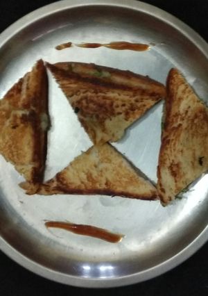 A picture of Potato sandwich.