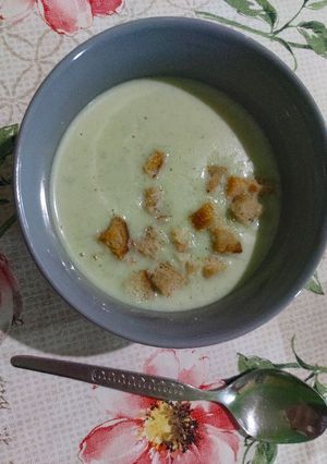 Brokkoli krémleves laktózmentesen recept fotója