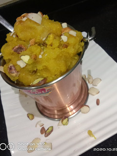 A picture of Moong dal halwa.