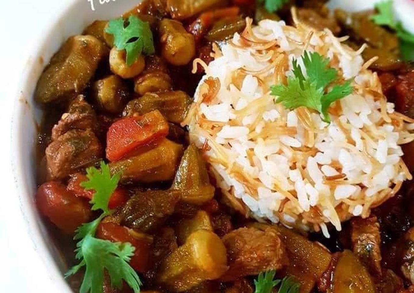 Okra_with_meat_and_sauce
