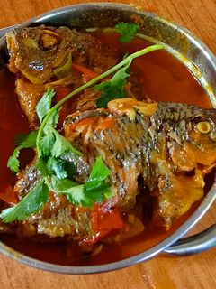 তেলাপিয়া মাছের ঝোল(telapia macher jhol recipe in Bengali) রেসিপির প্রধান ছবি