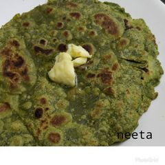 A picture of Palak Paratha.